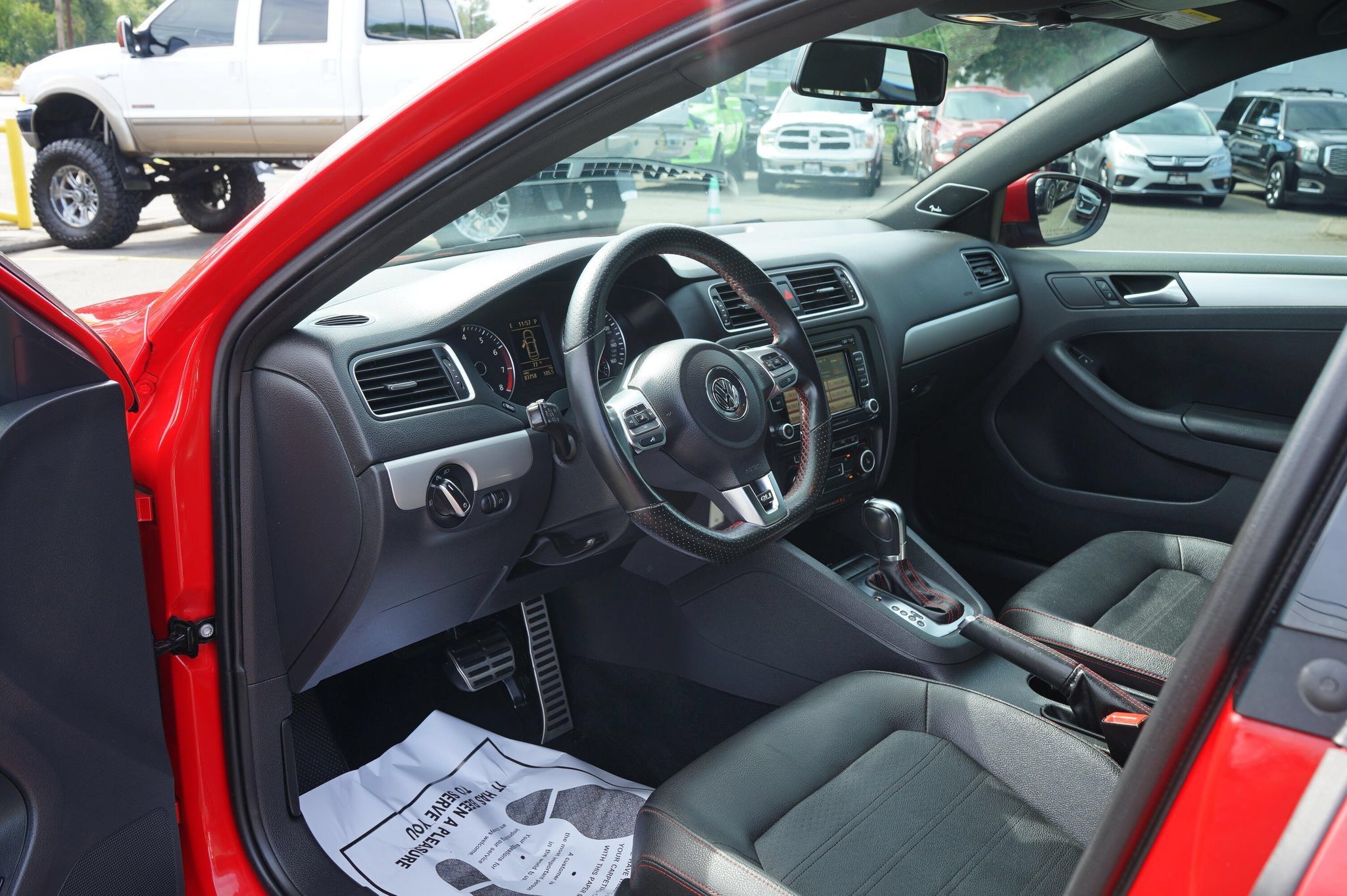 Used 2012 Volkswagen Jetta GLI FWD image 12