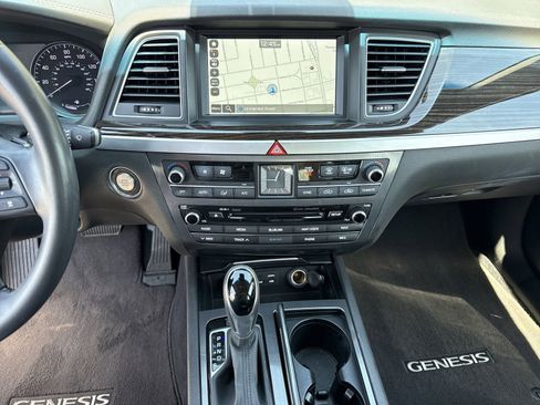 Used 2017 Genesis G80 3.8 w/ Option Group 02 image 30