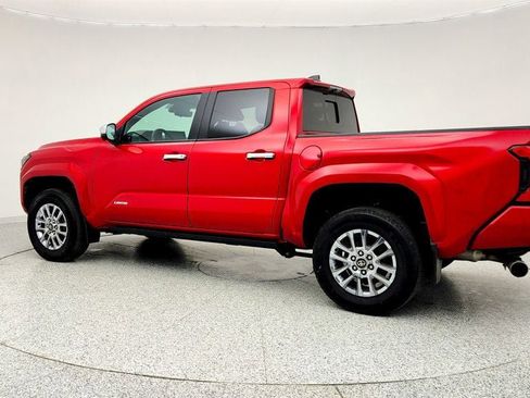 Used 2024 Toyota Tacoma Limited w/ Limited Package (LT) image 7