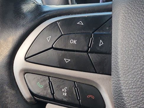 Used 2021 Jeep Grand Cherokee Laredo X image 21