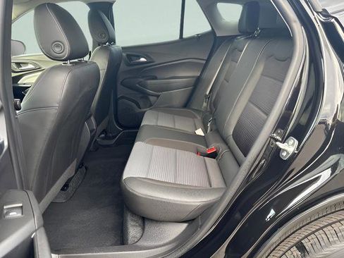 Used 2025 Chevrolet Trax LT image 20