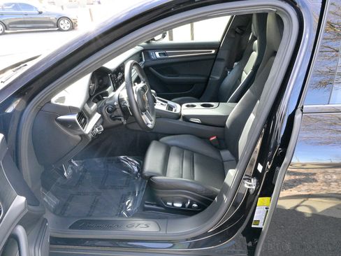 Used 2019 Porsche Panamera GTS image 18