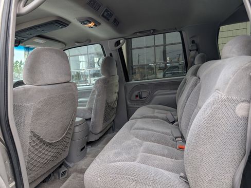 Used 1999 Chevrolet Suburban 1500 4WD w/ Preferred Equipment Group 2 image 17