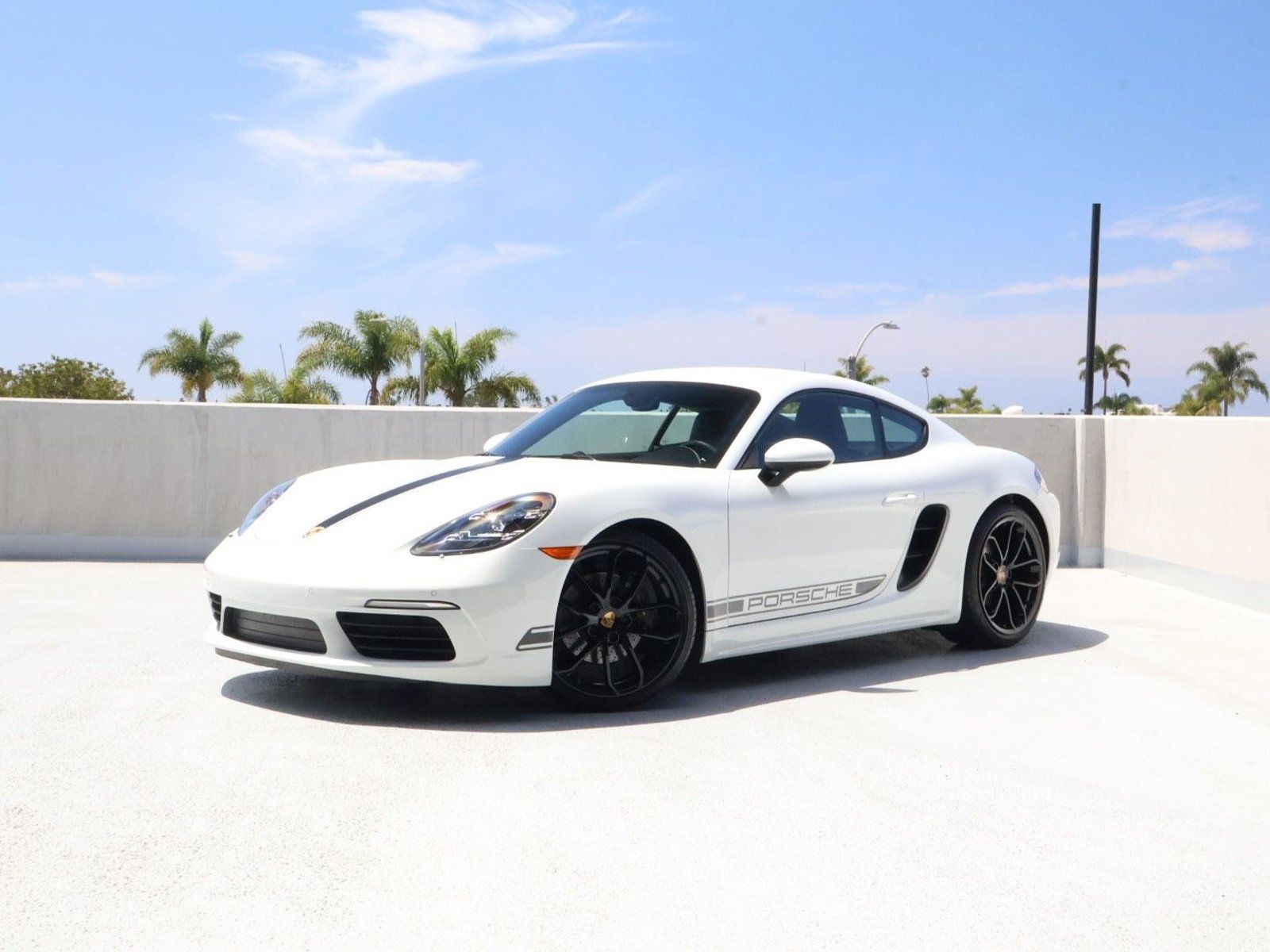 Certified 2024 Porsche 718 Cayman RWD image 1