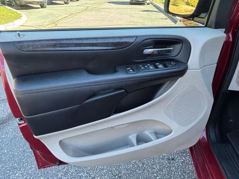 Used 2014 Dodge Grand Caravan SE w/ Quick Order Package 29E SE FWD image 10