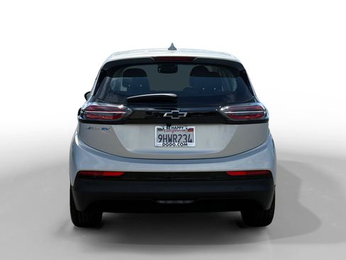 Used 2023 Chevrolet Bolt LT w/ Infotainment Package FWD image 4