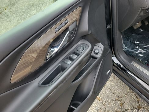 Used 2023 GMC Terrain Denali w/ Black Diamond Edition image 20