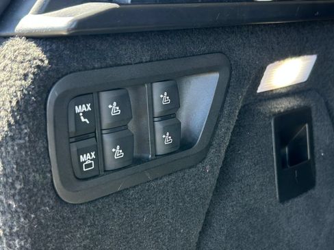 Used 2021 BMW X7 xDrive40i w/ Premium Package 2 AWD/4WD image 38