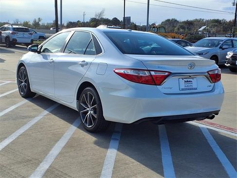 Used 2015 Toyota Camry XSE image 2