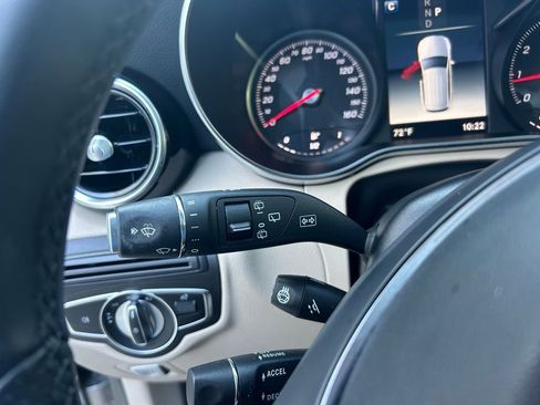 Used 2019 Mercedes-Benz GLC 300 4MATIC image 23