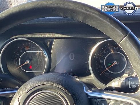 Used 2019 Jeep Wrangler Unlimited Sahara image 15