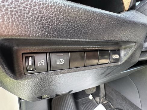 Used 2022 Toyota RAV4 XLE image 23