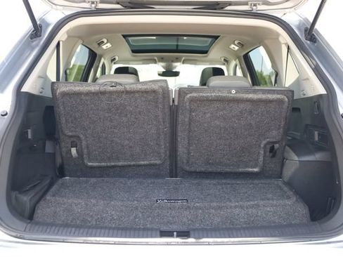 Used 2023 Volkswagen Tiguan SE w/ Panoramic Sunroof Package FWD image 31
