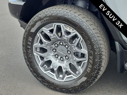 Used 2025 GMC Hummer EV 3X AWD/4WD image 12