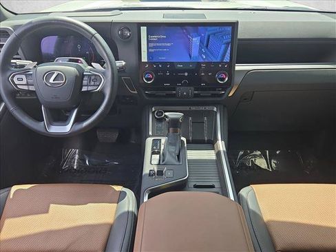 Used 2025 Lexus GX 550 w/ Cold Area Package AWD/4WD image 18