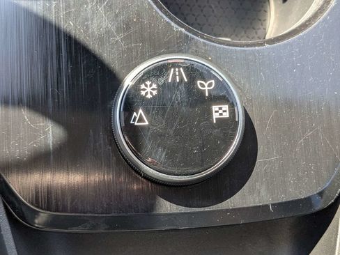 Used 2023 Nissan Rogue S AWD/4WD image 24