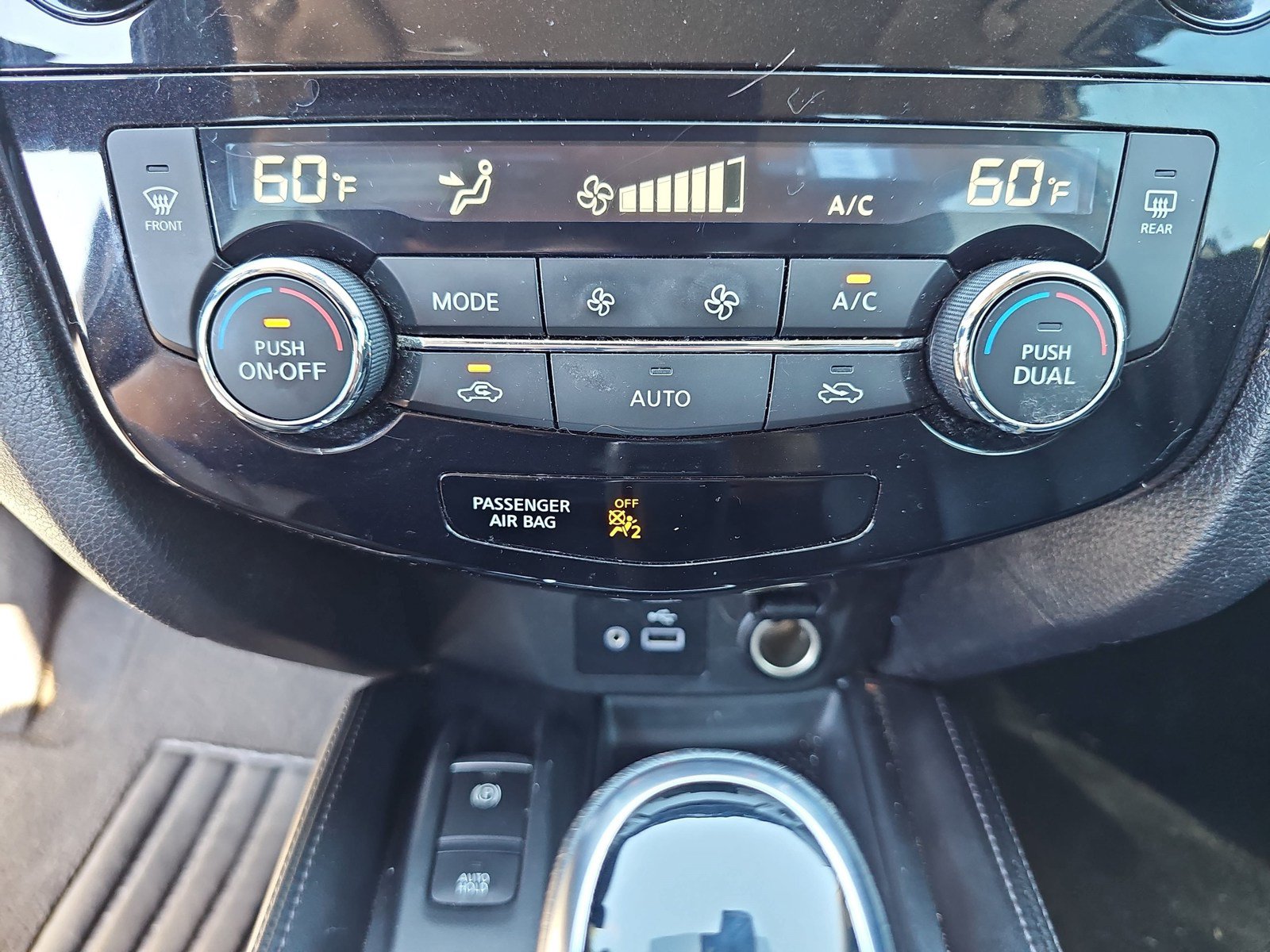 Used 2020 Nissan Rogue SL w/ Premium Package FWD image 27
