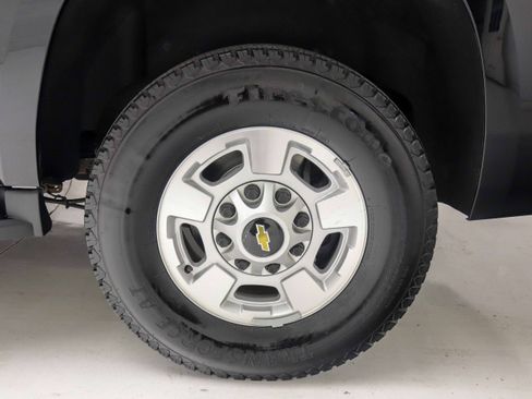Used 2017 Chevrolet Suburban 3500 LS w/ Driver Alert Package AWD/4WD image 33