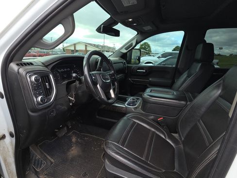 Used 2022 GMC Sierra 2500 Denali AWD/4WD image 9