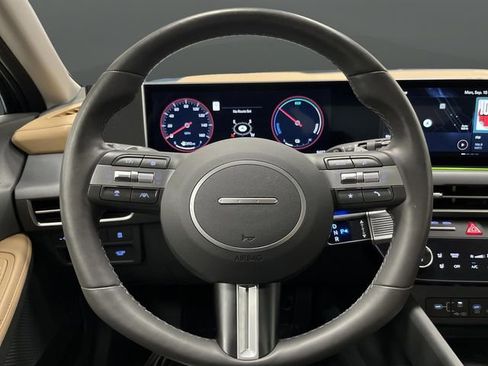 Used 2025 Hyundai Sonata Limited image 18