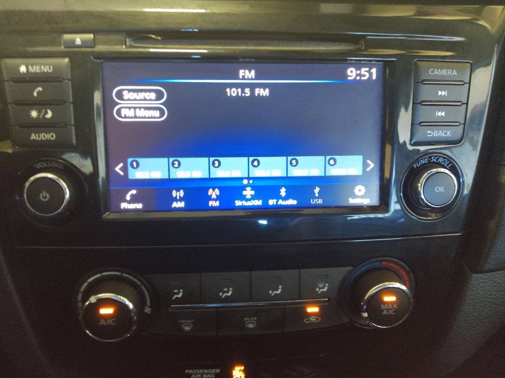 Used 2019 Nissan Rogue S FWD image 25