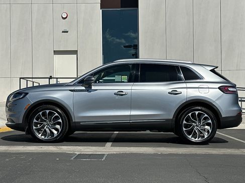 Certified 2021 Lincoln Nautilus Reserve image 6