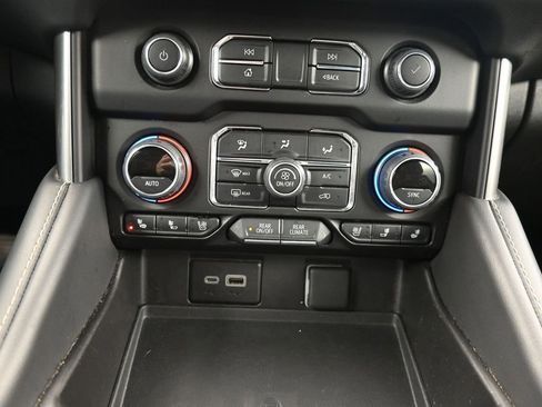Used 2023 Chevrolet Suburban Premier AWD/4WD image 12