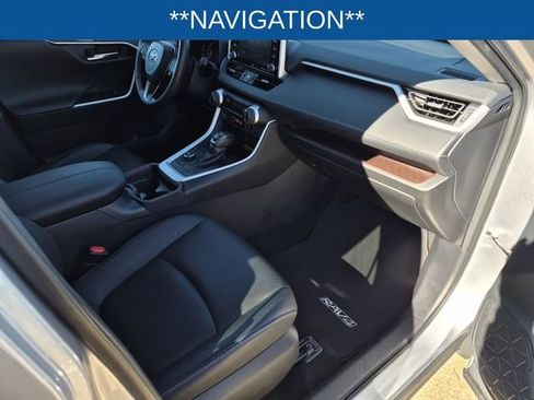 Used 2021 Toyota RAV4 Limited image 11