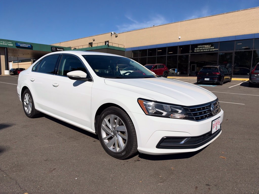 Used 2018 Volkswagen Passat 2.0T SE FWD image 3
