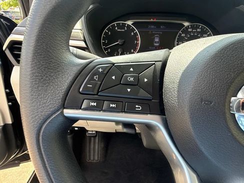Used 2025 Nissan Altima 2.5 SV FWD image 28