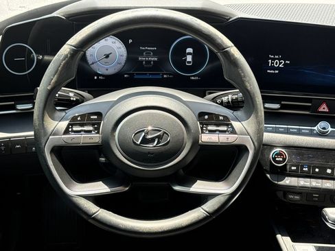 Used 2023 Hyundai Elantra SEL w/ Convenience Package FWD image 13