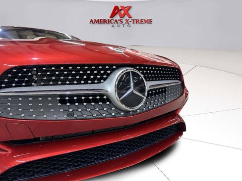 Used 2018 Mercedes-Benz SL 550 image 11