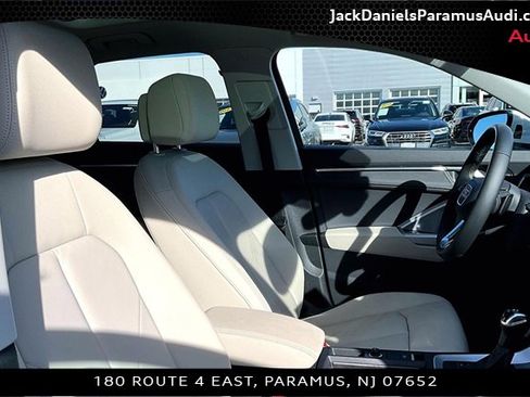 Used 2024 Audi Q3 2.0T Premium Plus image 7