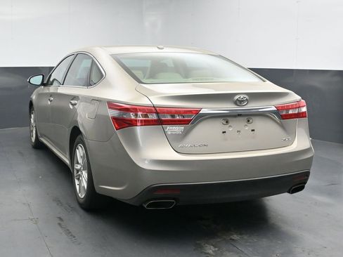 Used 2015 Toyota Avalon XLE Premium w/ Preferred Accessory Package image 6