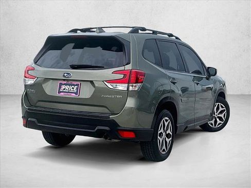 Used 2021 Subaru Forester Premium AWD/4WD image 2