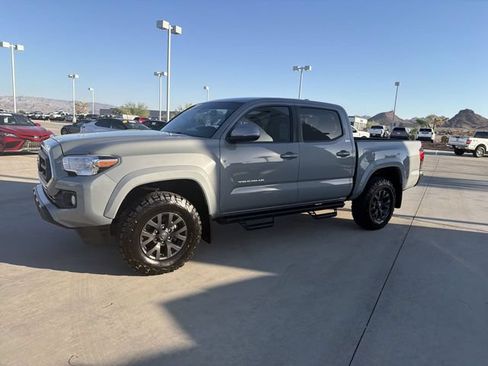Certified 2021 Toyota Tacoma SR5 AWD/4WD image 8