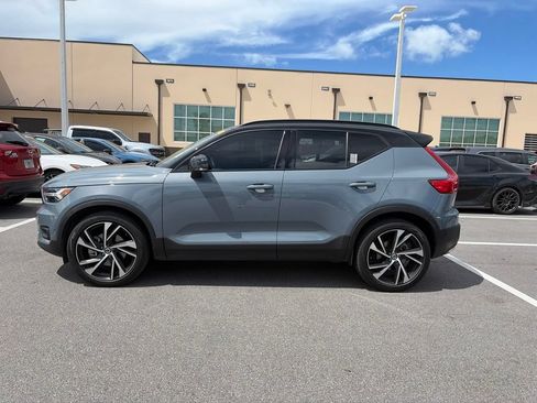 Used 2020 Volvo XC40 T4 R-Design w/ Protection Package Premier FWD image 4
