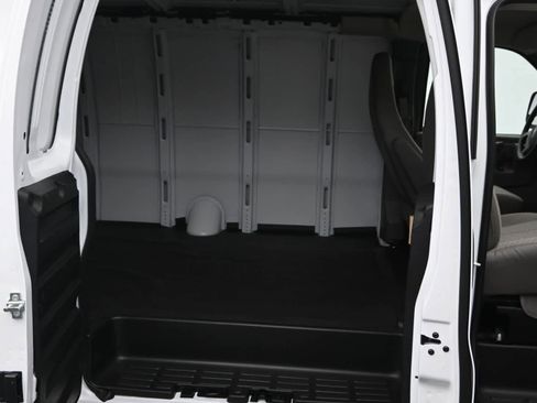 New 2026 GMC Savana 3500 Extended RWD image 12