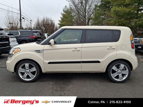 Used 2011 Kia Soul ! image 9
