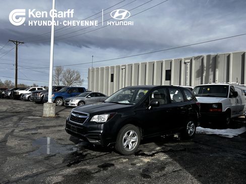 Used 2017 Subaru Forester 2.5i image 1