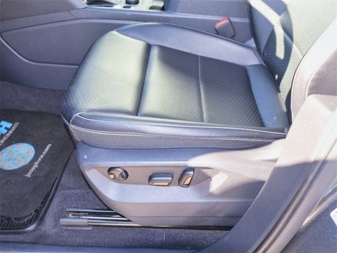 Certified 2022 Volkswagen Atlas SE image 12