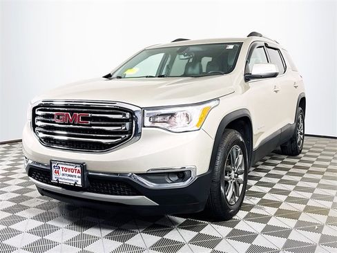 Used 2017 GMC Acadia SLT image 2