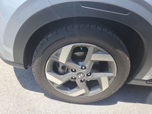Used 2022 Hyundai Venue SEL w/ Cargo Package FWD image 8