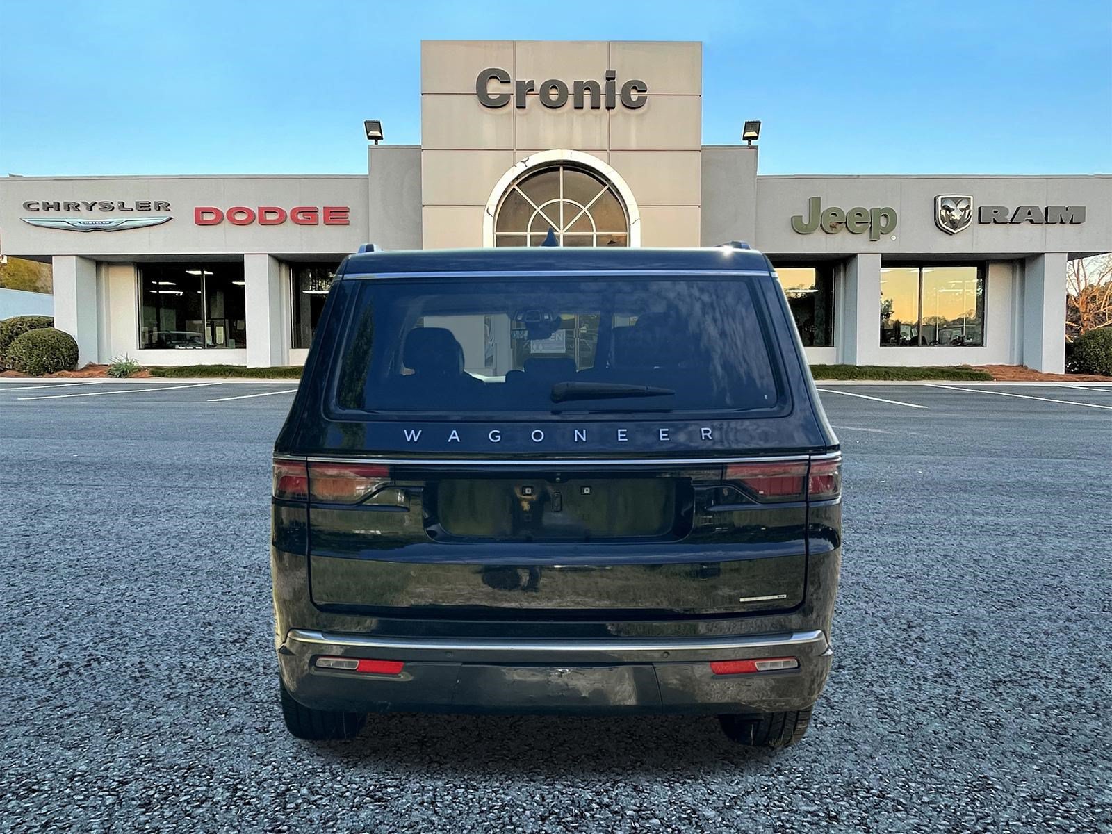 Used 2022 Jeep Wagoneer Series III w/ Flexible Seating Group RWD image 4