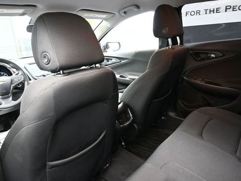 Used 2018 Chevrolet Malibu LT FWD image 23