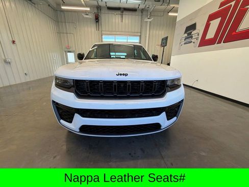 New 2026 Jeep Grand Cherokee Limited AWD/4WD image 11