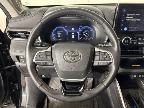 Used 2023 Toyota Highlander Limited AWD/4WD image 16