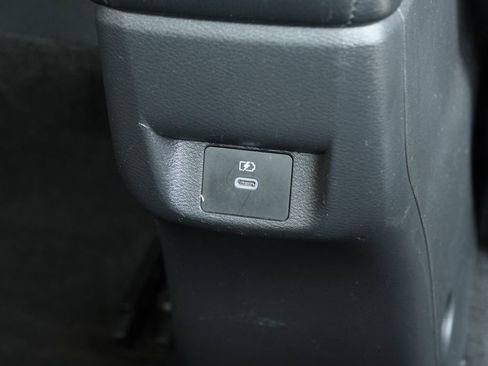 Used 2023 Nissan Versa SV image 24