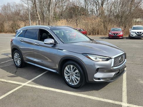 Used 2023 INFINITI QX50 Luxe image 3