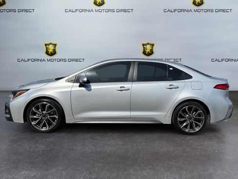 Used 2022 Toyota Corolla SE FWD image 2